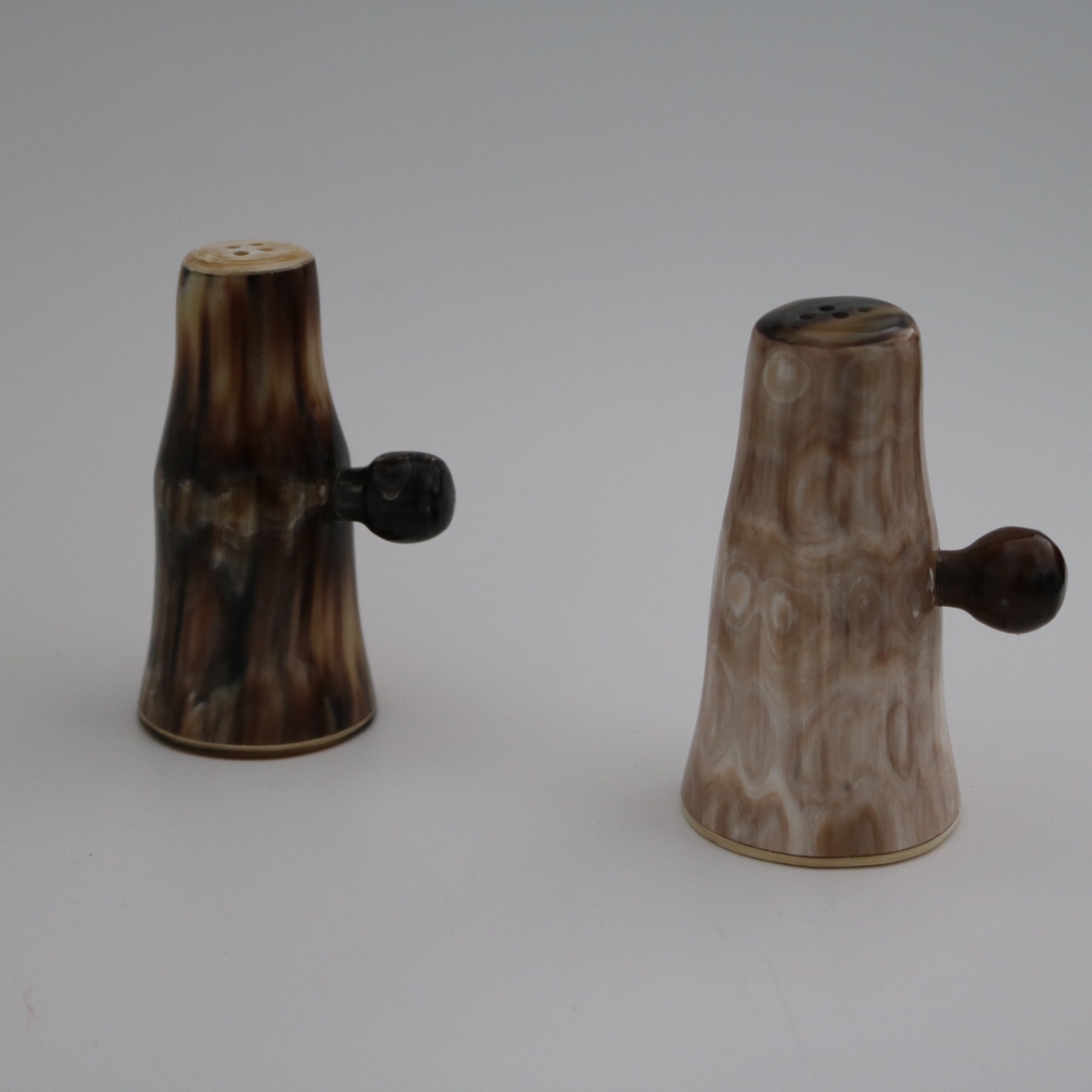 Cowhorn Salt /& Pepper Shakers